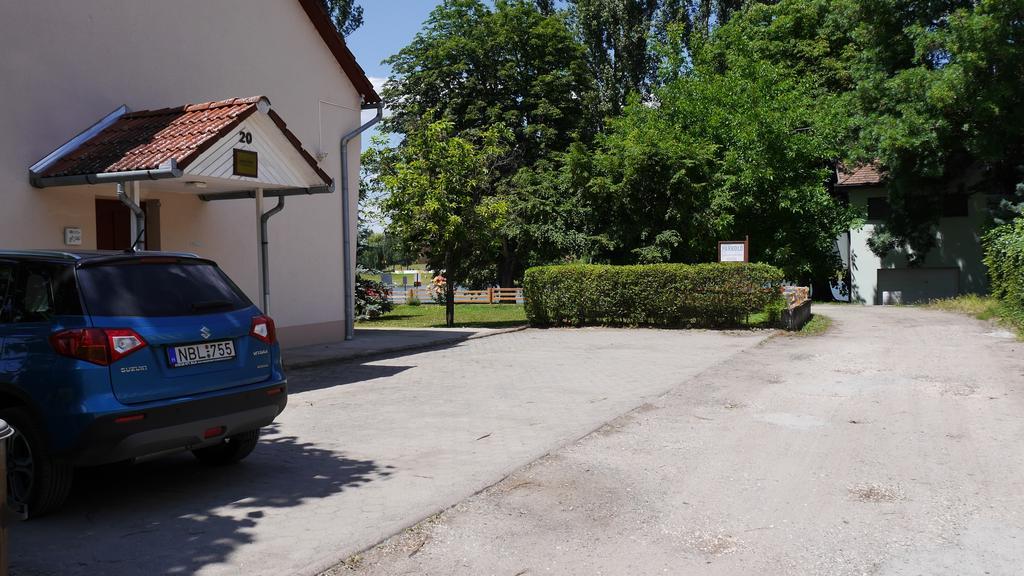Kisviza Vendégház Baja Exterior foto